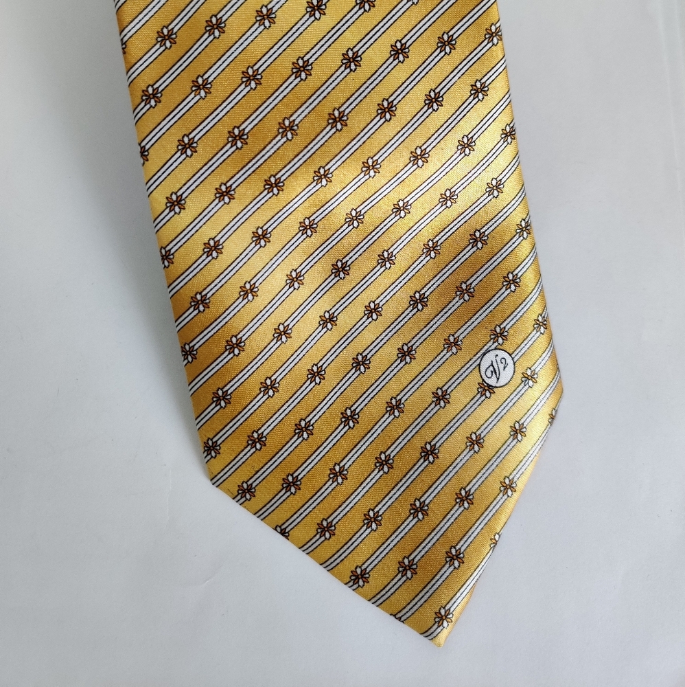 Vintage Versace Silk Tie - Picture 10 of 11